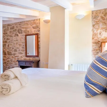Mit Privatpool Fuer 8 Personen Ca 350 Qm In San Lorenzo De Cardessar, Mallorca Suedostkueste Von Mallorca *