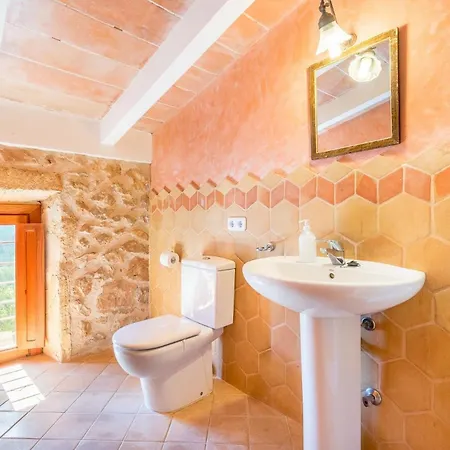 Mit Privatpool Fuer 8 Personen Ca 350 Qm In San Lorenzo De Cardessar, Mallorca Suedostkueste Von Mallorca *